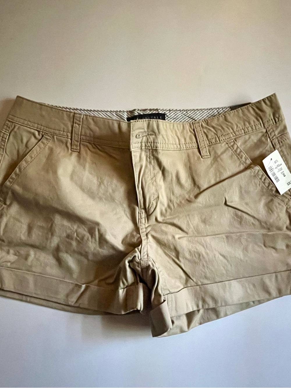 NWT Aeropostale Midi Beige Cuffed Women’s Shorts - Size 10, 14